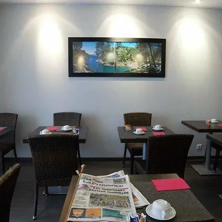 Terminus Saint-charles 3* Marselha